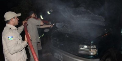 Rolim de Moura –   Incêndio em caminhonete no bairro São Cristóvão