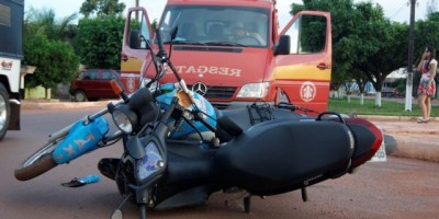 Rolim de Moura –  Acidente de trânsito envolvendo Biz e mototáxi no bairro Olímpico deixa uma pessoa ferida