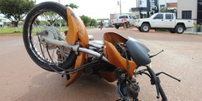Rolim de Moura –  Acidente de trânsito envolvendo moto e carro no centro da cidade