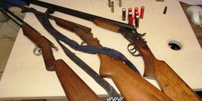 Rolim de Moura – Após briga por causa de carreador quase terminar em morte, homem é preso em flagrante pela PM com espingardas e várias munições