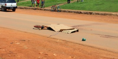 Nova Mamoré - CAMINHÃO ATROPELA E MATA CICLISTA NO CENTRO DE NOVA MAMORÉ
