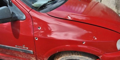 Ji-Paraná – Briga no trânsito quase termina em morte e carro é alvejado com 15 tiros de pistola 380