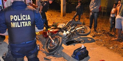 Ji-Paraná – Motociclista morre após bater na traseira de carreta parada; Motorista fugiu do local