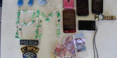 Rolim de Moura - Várias pedras de crack e produtos de origem duvidosa são apreendidos pela PM em boca de fumo