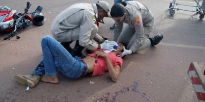Rolim de Moura –   Motociclista sofre graves ferimentos após se chocar contra caminhão 