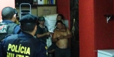 Porto Velho - Família é mantida refém durante assalto e bandidos acabaram presos; um foi baleado