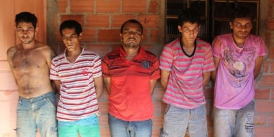 Rolim de Moura -  Polícia Militar recupera moto furtada e prende 05 indivíduos