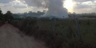 Rolim de Moura - Fogo no lixão e fumaça tóxica continua sendo lançada no município