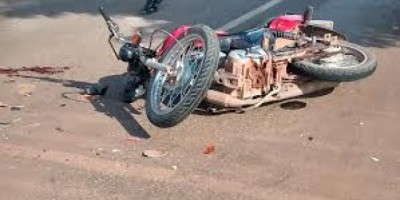 Rolim de Moura -  Motociclista fica ferido em acidente de trânsito no bairro Planalto