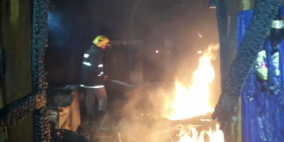 Rolim de Moura –  Incêndio consome bar no bairro Cidade Alta