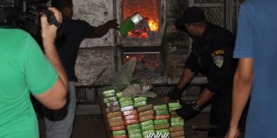 Rolim de Moura – Incineração dos 216 kg de drogas apreendidos pela polícia em Alta Floresta 