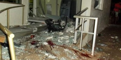 Paraná - Bandidos explodem caixa eletrônico e junto a perna de um comparsa