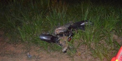Jorge Teixeira - Motociclista tem corpo dilacerado após colidir de frente com automóvel