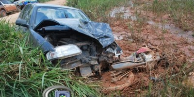 Nova Brasilândia – Acidente envolvendo carro e moto na linha 09