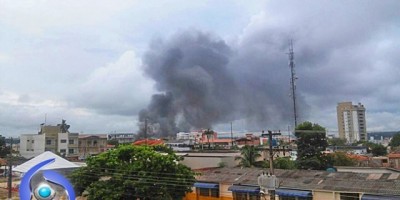 Cacoal - Incêndio de grande proporção destrói empresa de colchões no centro da cidade