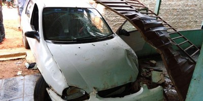 Seringueiras-Carro invade Casa e deixa três crianças feridas