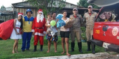 Novo Horizonte - Papai Noel dos Correios realiza entrega de presentes, com apoio do Corpo de Bombeiros