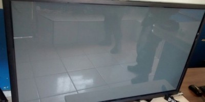 Rolim de Moura –  Guarnição de Força Tática encontra TV escondida em matagal no bairro Planalto