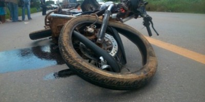 Motociclista tem perda total de massa encefálica em colisão na BR-364