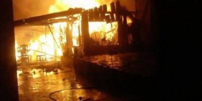 Buritis - Incêndio destrói duas casas; uma era de um bombeiro