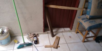 Rolim de Moura – Policia militar prende foragido da justiça após o mesmo tentar furtar uma residência