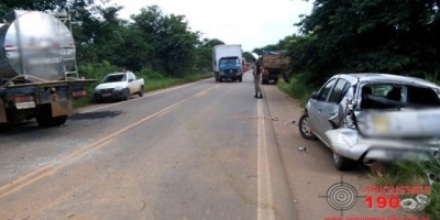 Ariquemes - Milagre! Colisão na BR-364 envolve 5 veículos e deixa apenas uma pessoa com escoriações