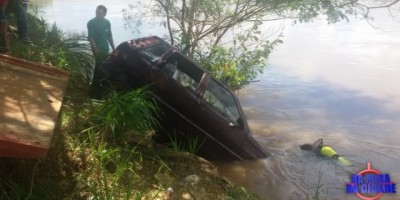 Ji-Paraná – Criança de 08 anos dá partida em carro, atropela a avó e cai dentro do Rio Machado