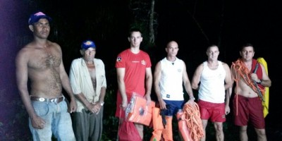 Rolim de Moura – Militares do Corpo de Bombeiros realizam resgate a um idoso que ficou ilhado em uma propriedade rural na linha 192