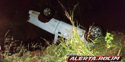 Rolim de Moura – Condutor de camionete perde o controle do veiculo e acaba caindo em rio no bairro Jardim tropical