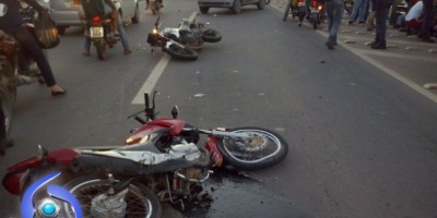 Ji-Paraná – Motorista de carreta atropela e passa por cima de duas motocicletas na BR-364