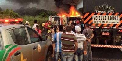 Mato Grosso - Grave acidente deixa 5 pessoas mortas e 35 feridos na BR-364