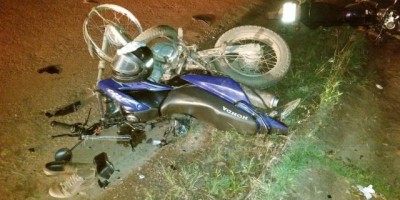 Rolim de Moura – Urgente! Duas motocicletas colidem frontalmente deixando ambos os condutores gravemente feridos