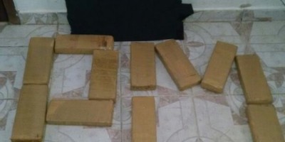 Alto Paraíso - Polícia Militar localiza 12 kg de maconha e moto em zona rural