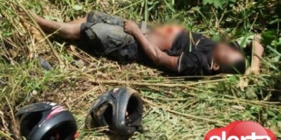 Ariquemes - Imagens Fortes! Corpo de homem morto a facadas é localizado com vísceras expostas