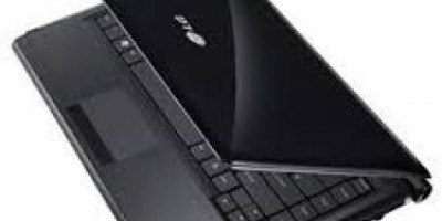 Utilidade Pública - Notebook é furtado de dentro de carro; recompensa em dinheiro é oferecida para reavê-lo 