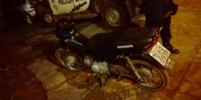 Rolim de Moura –  Polícia Militar recupera moto furtada; Dois menores foram apreendidos 