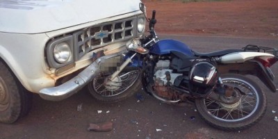 Rolim de Moura –  Motociclista se choca frontalmente contra caminhonete na RO-010