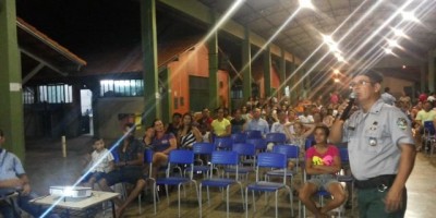 Rolim de Moura - Escola Cândido Portinari realiza palestra para pais