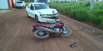 Rolim de Moura –  Moto e carro colidem frontalmente no bairro Cidade Alta 