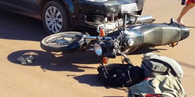 Rolim de Moura -  Acidente no centro da cidade envolvendo carro e moto deixa duas pessoas feridas 