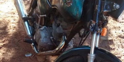 Rolim de Moura -   Guarnição de Rádio Patrulha apreende motocicleta;  A moto estava com placa de uma moto roubada 