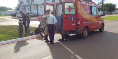 Rolim de Moura -  Colisão entre moto e bicicleta elétrica na Avenida Norte Sul resulta em duas pessoas feridas 