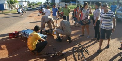 Rolim de Moura -  Colisão entre carro e bicicleta deixa duas pessoas feridas 