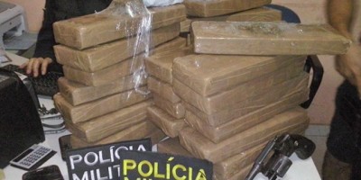 Ouro Preto - PM apreende cerca de 30 quilos de Maconha e duas armas de fogo; Três pessoas foram presas