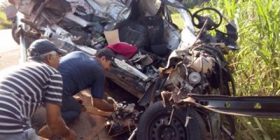 Ouro Preto - Pai e filha morrem em grave acidente na BR364 