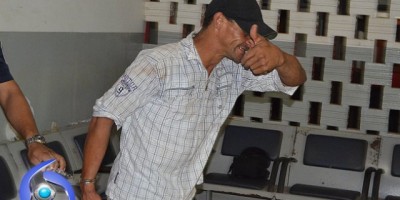 Cacoal – Homem é preso ao invadir funerária para ver o corpo da ex-namorada e ameaçar pessoas com uma faca