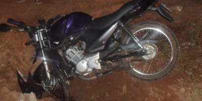 Rolim de Moura -  Motociclista fica ferido após atingir bueiro no bairro Boa Esperança