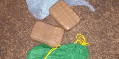 São Francisco do Guaporé - PM prende dupla transportando em uma motocicleta 2 kg de drogas, na BR 429 - ATUALIZADA