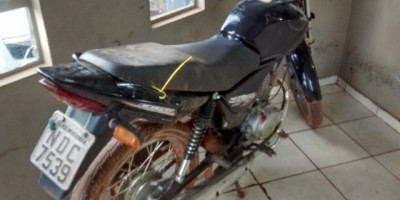 Rolim de Moura - Polícia Militar recupera moto furtada 