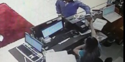 Rolim de Moura -  Homem armado assalta loja de confecções no Centro da cidade - Vídeo